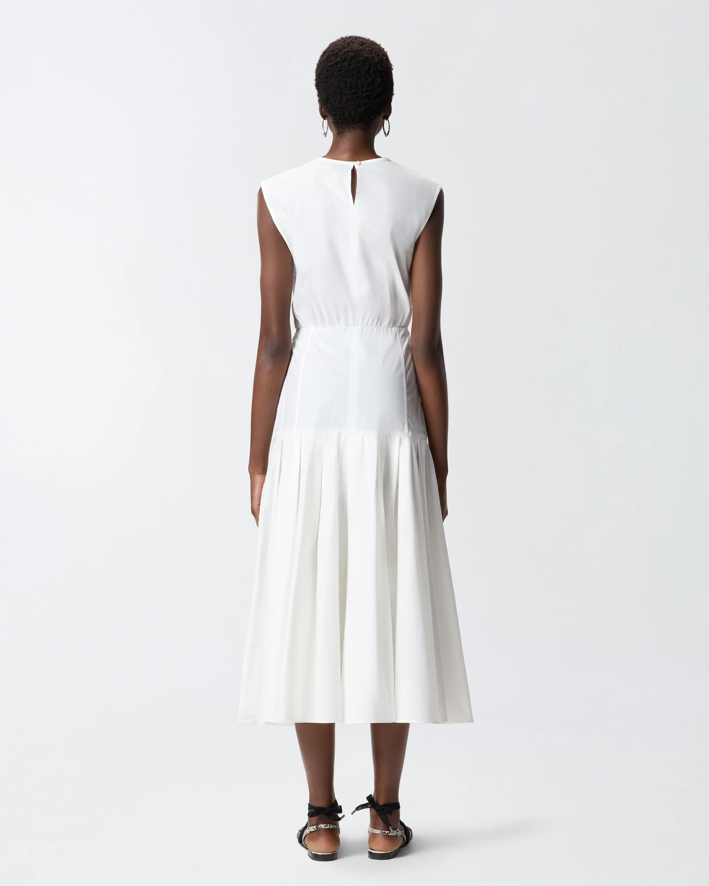 Abito midi smanicato con pieghe e cut-out - Image 3