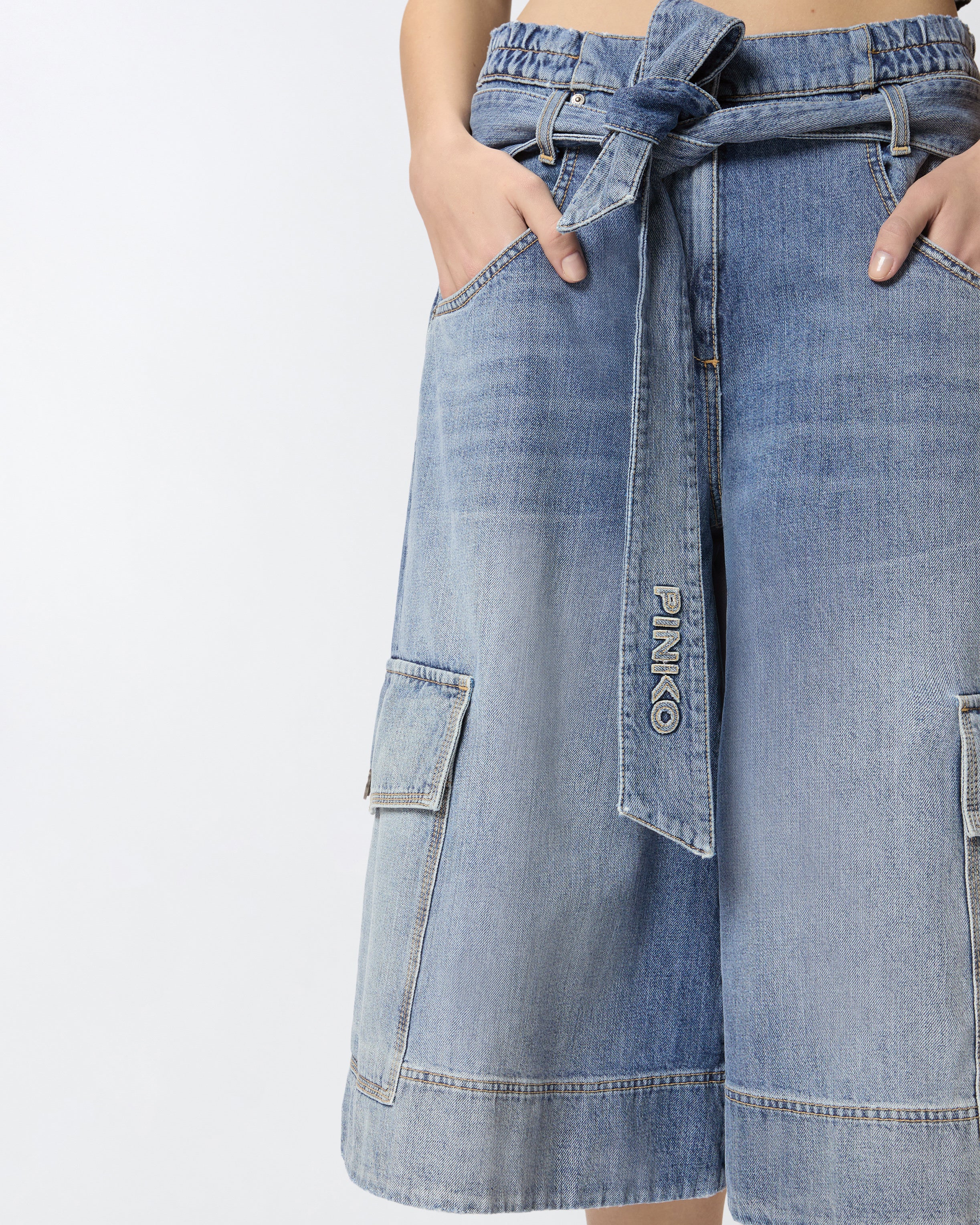 Bermuda utility in denim con cintura - Image 4