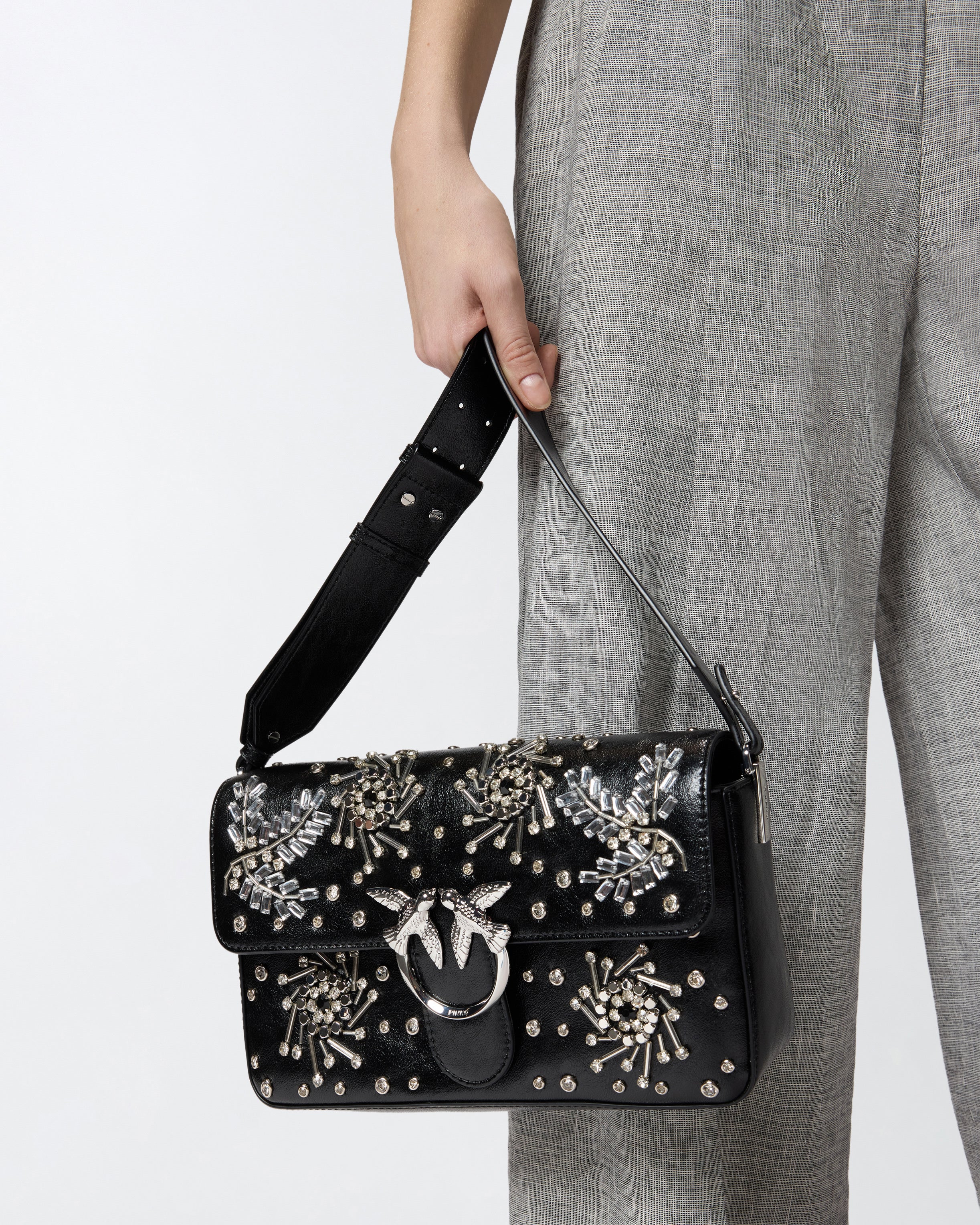 Borsa a spalla media Love Bag Slouchy in microfibra effetto pelle - Image 6
