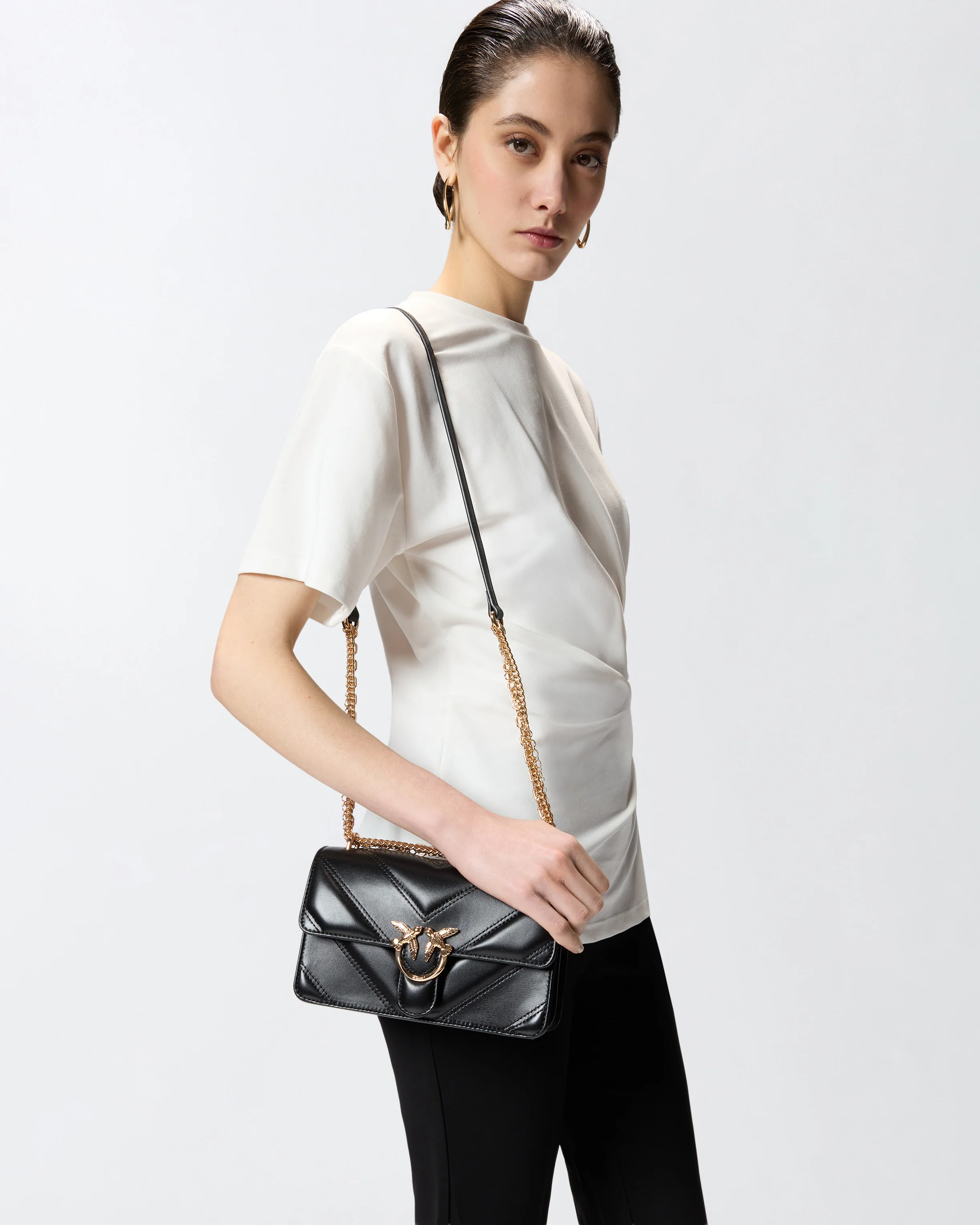 Borsa a spalla Mini Love Bag One in pelle e nappa chevron con tripla catena - Image 6
