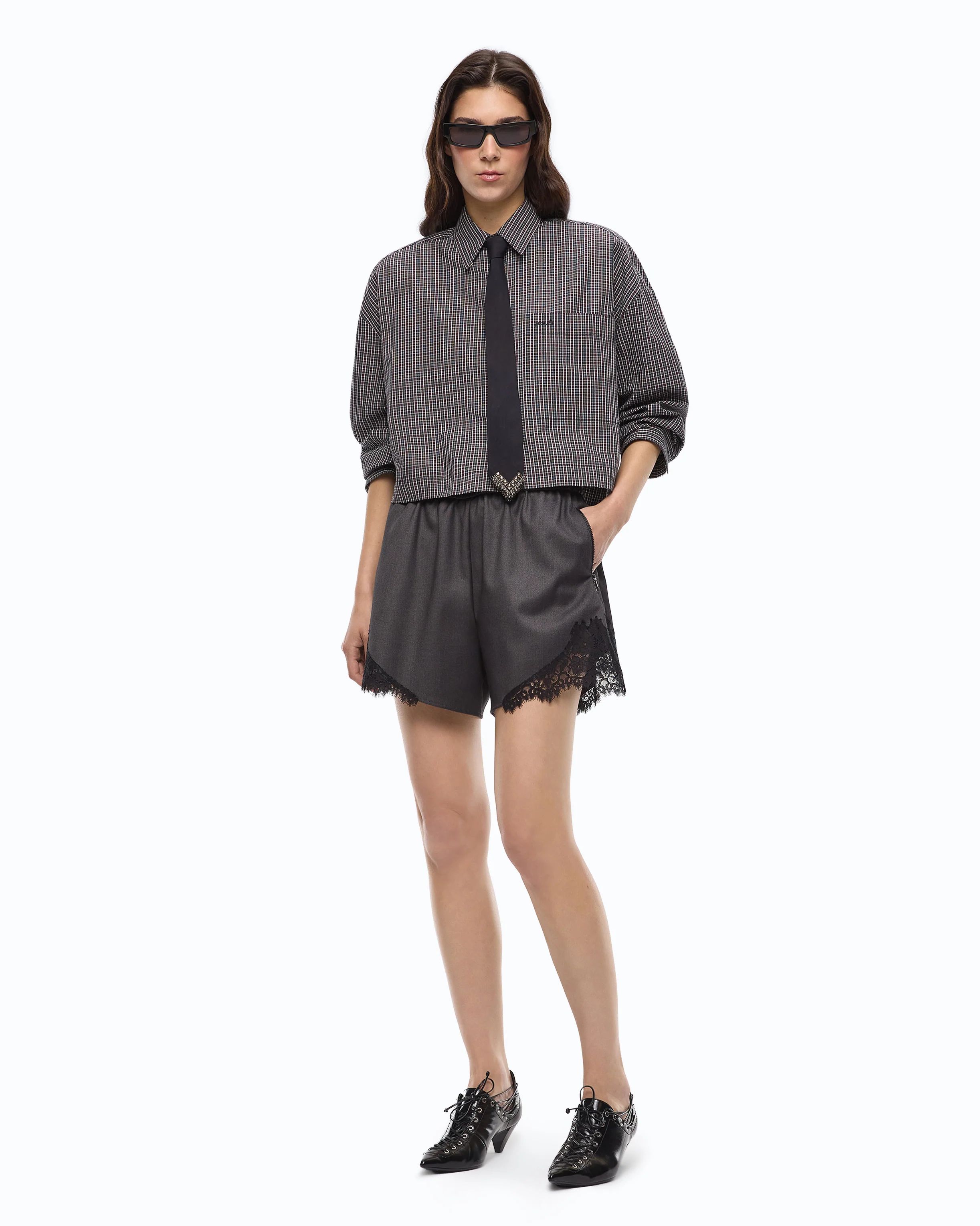 Camicia cropped a quadretti con cravatta - Image 2