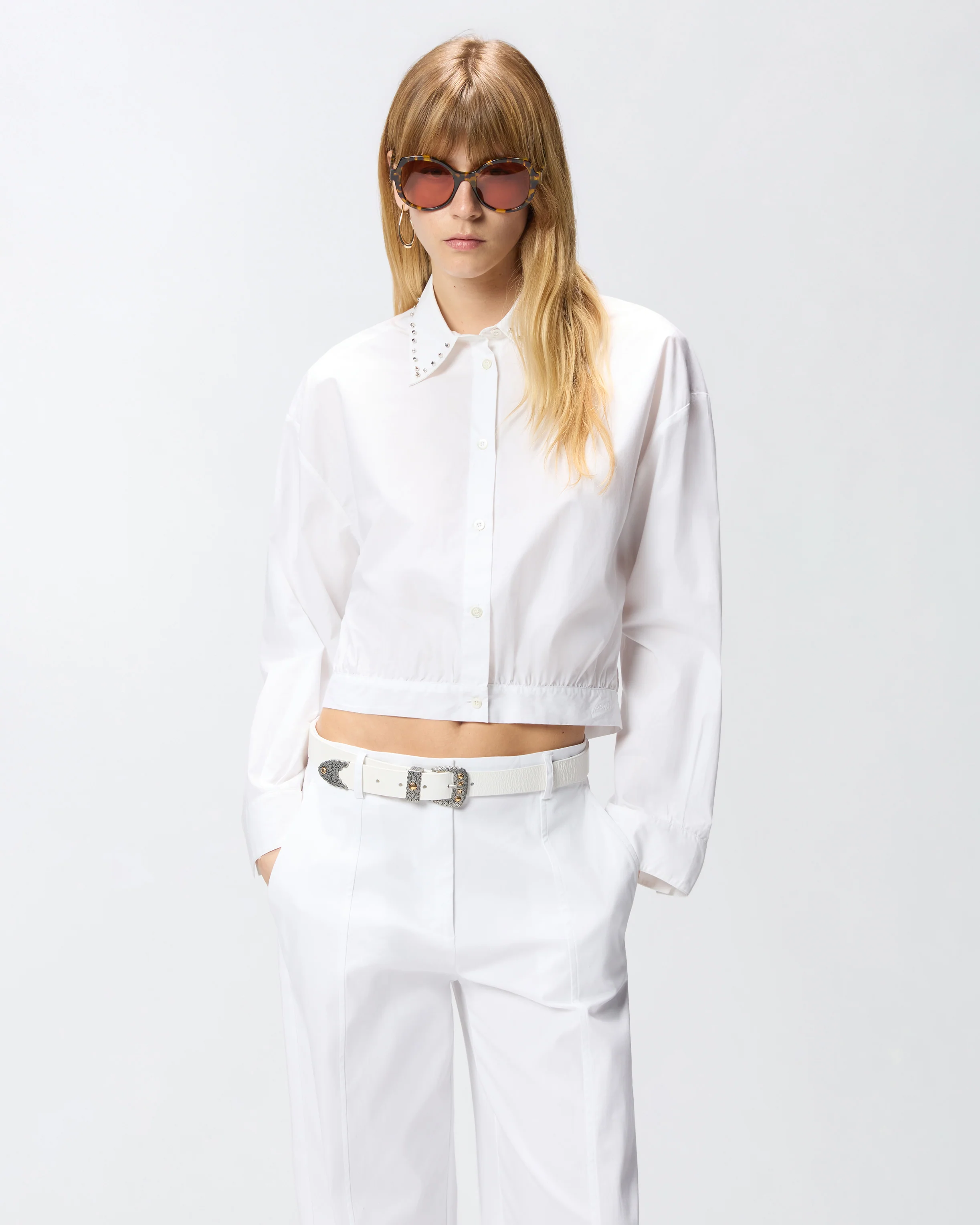 Camicia cropped con colletto gioiello