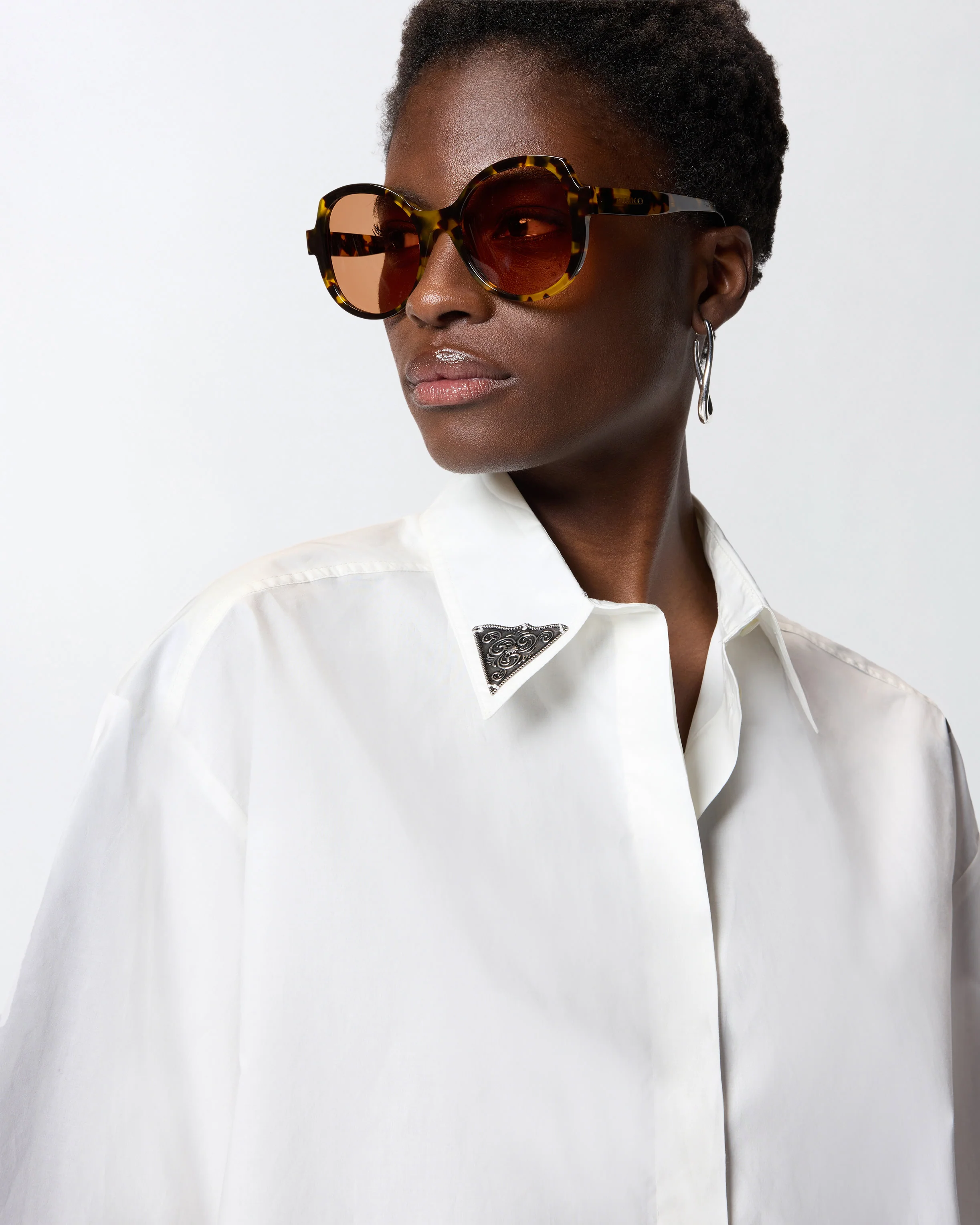 Camicia cropped con dettagli metallici - Image 4