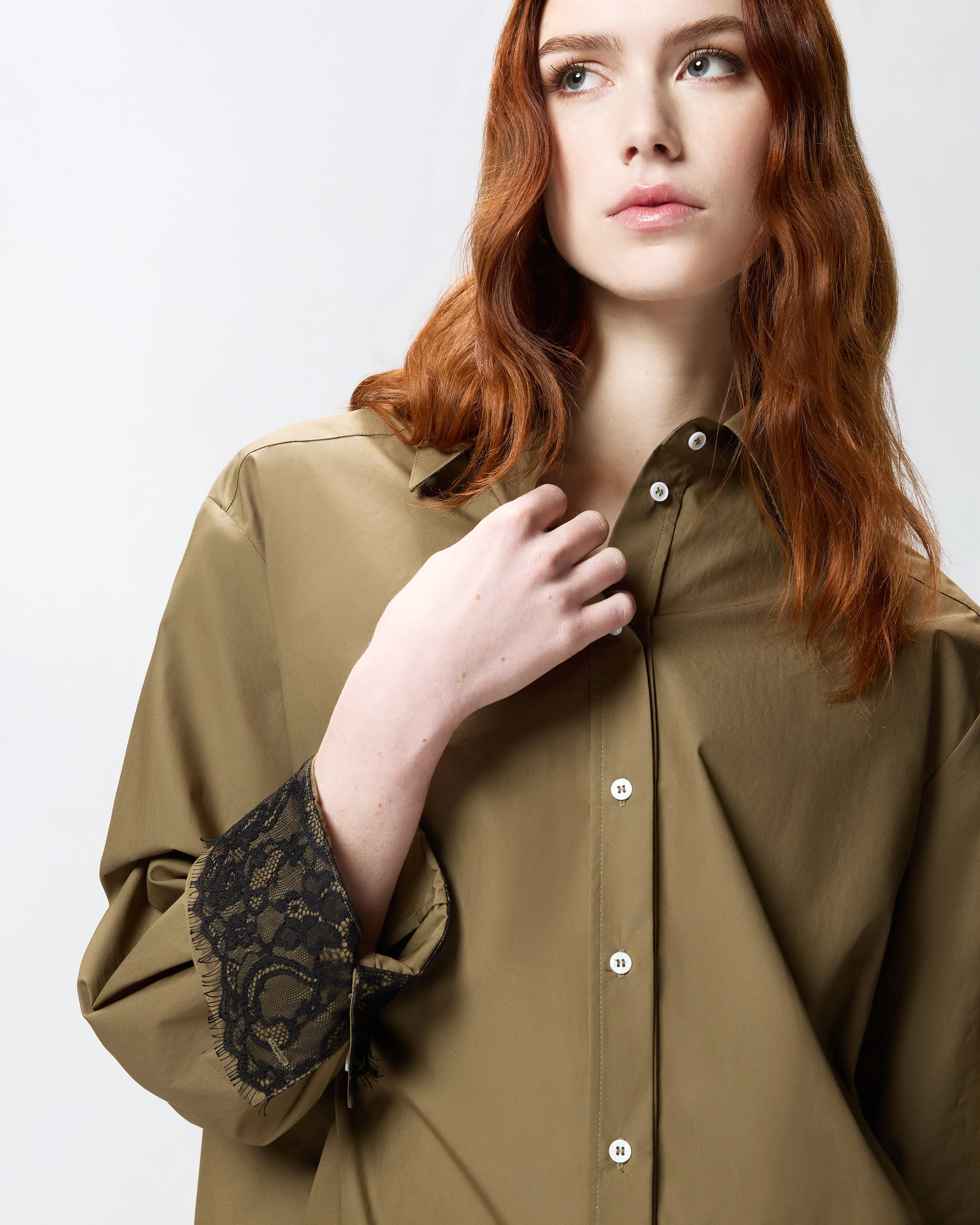 Camicia in popeline con dettagli in pizzo - Image 4