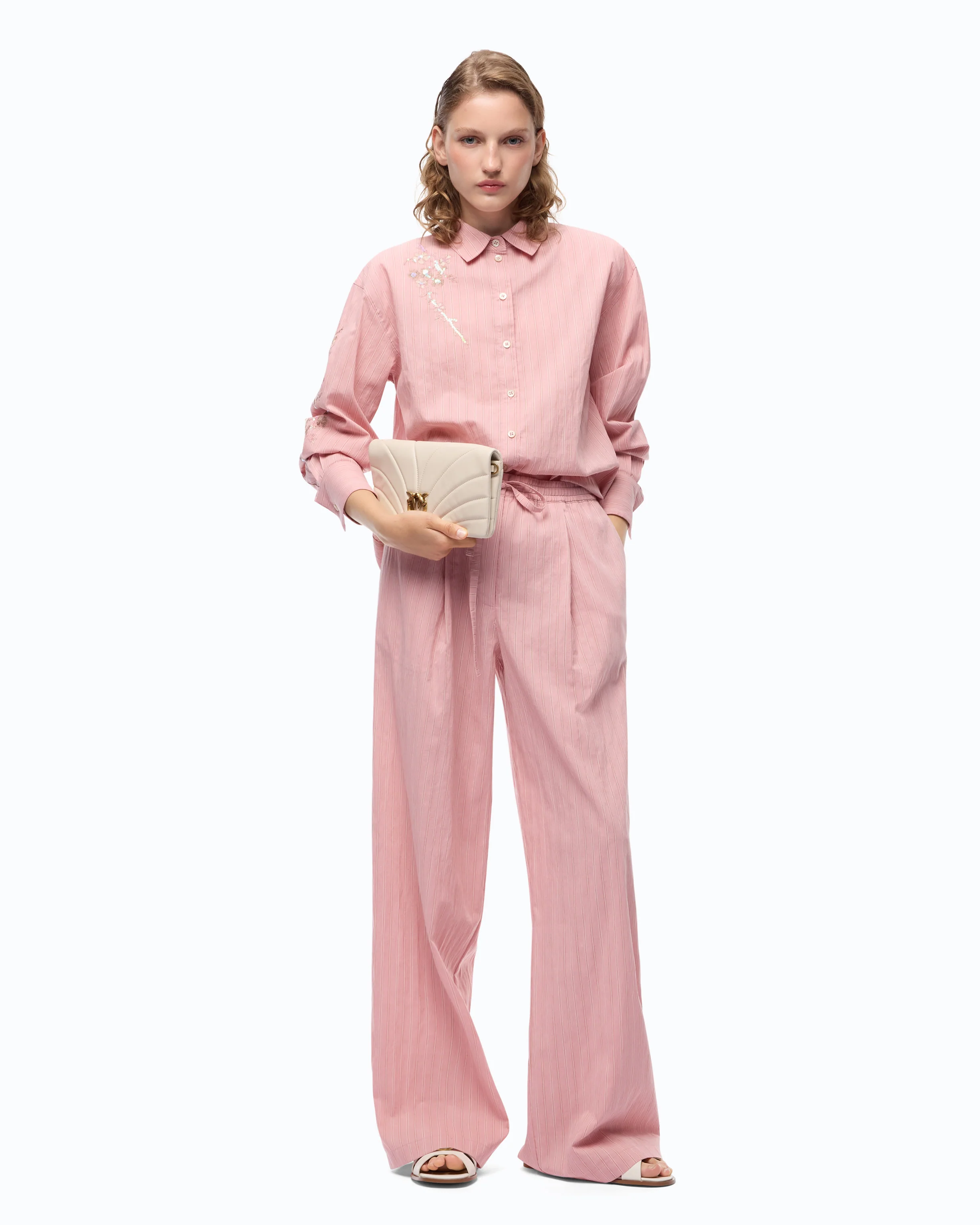 Camicia in tessuto a righe con ricami floreali - Image 2