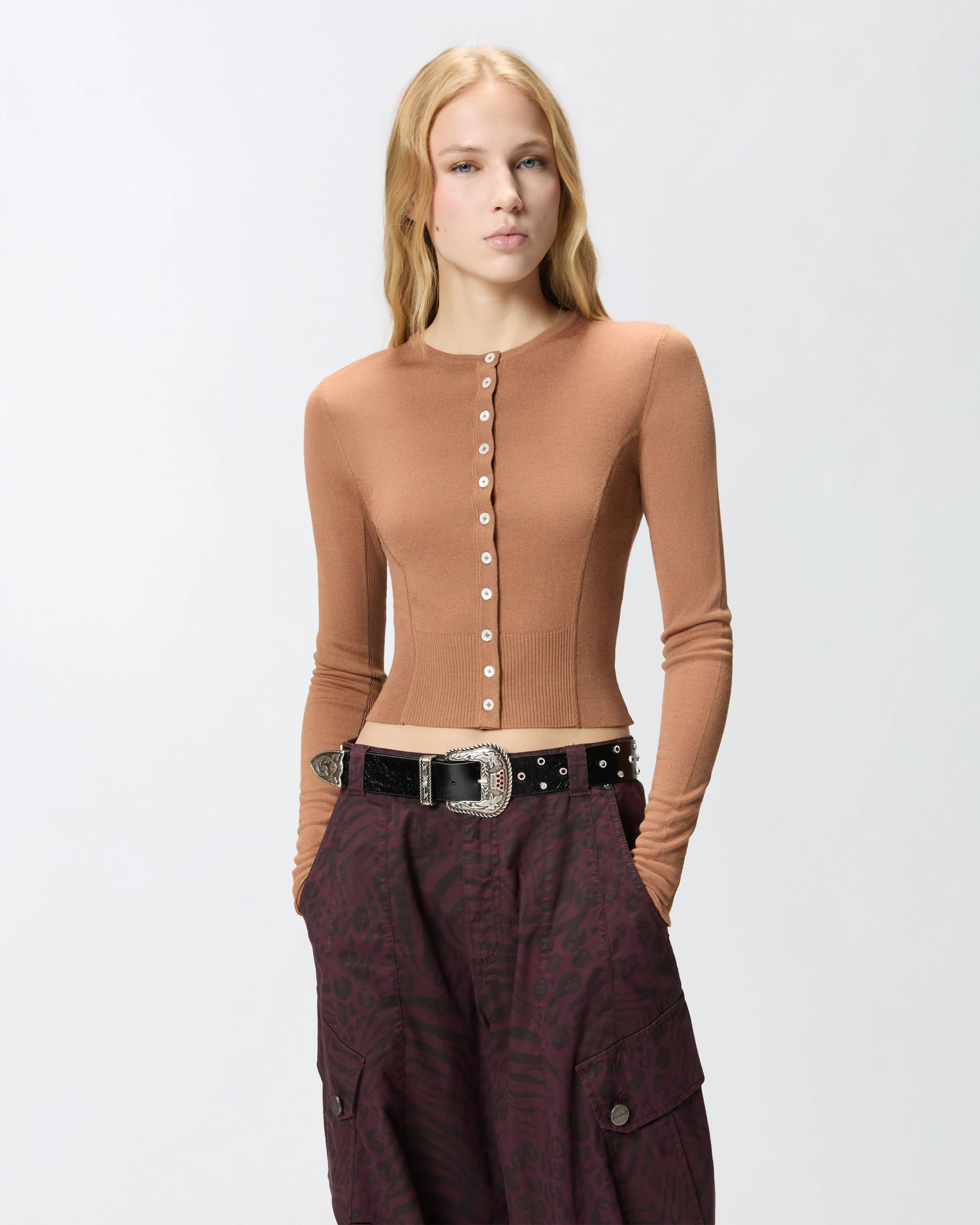 Cardigan con bottoni in madreperla