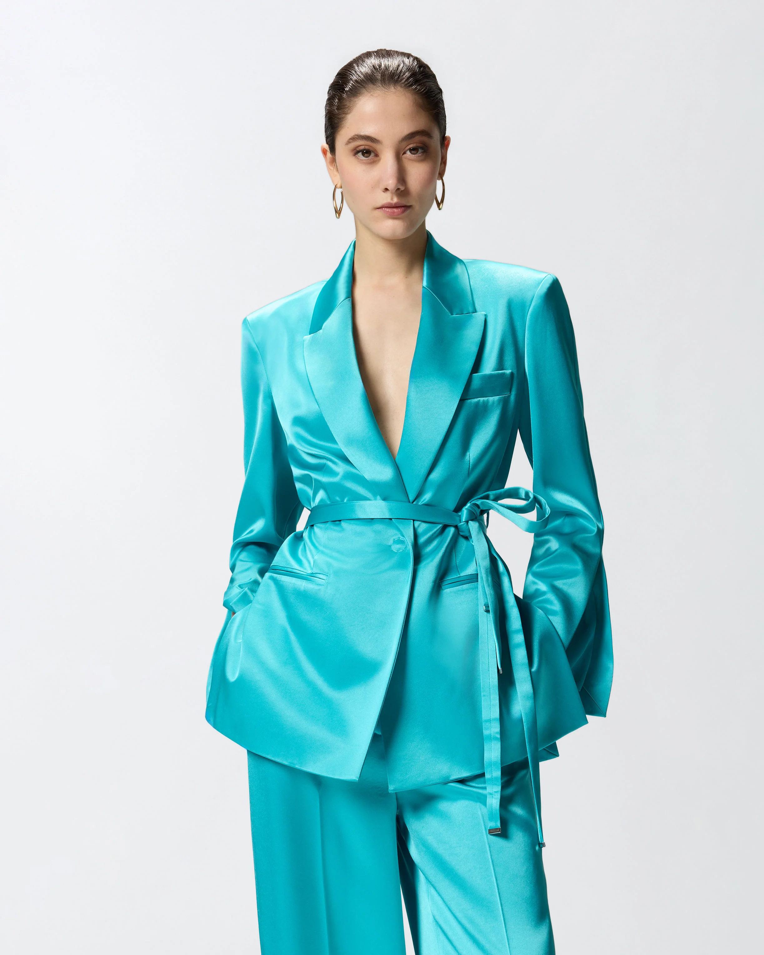 Giacca in satin con cintura