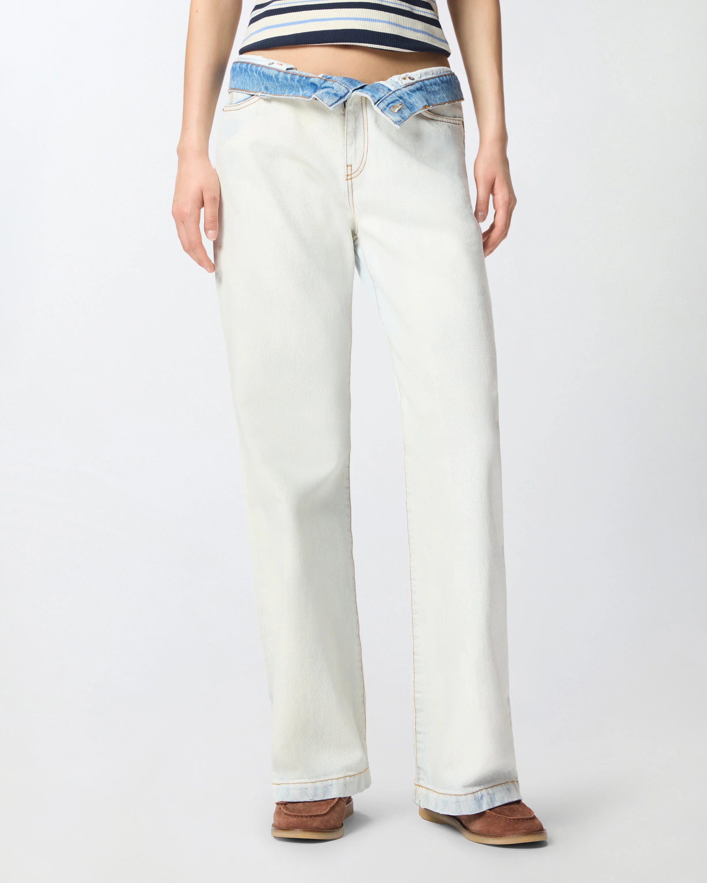 Jeans con vita risvoltabile a contrasto - Image 2