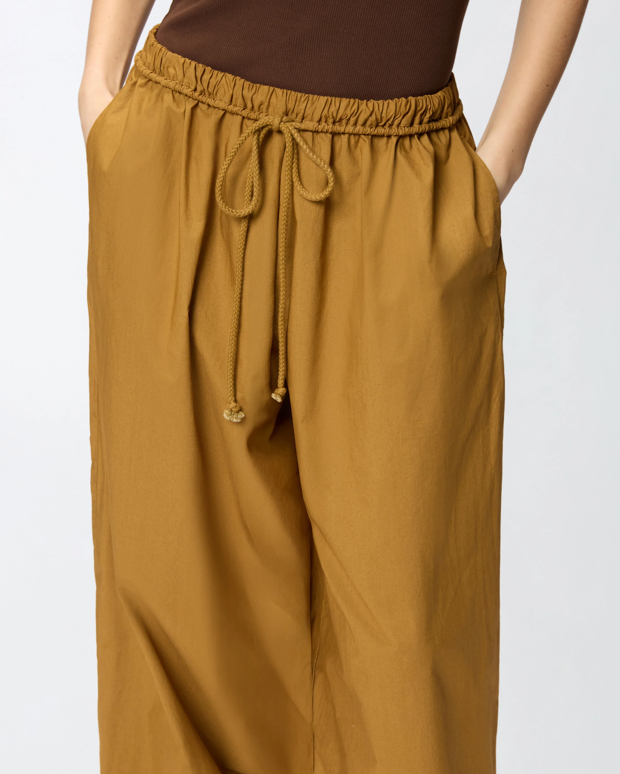 Pantaloni ampi con cordino - Image 4