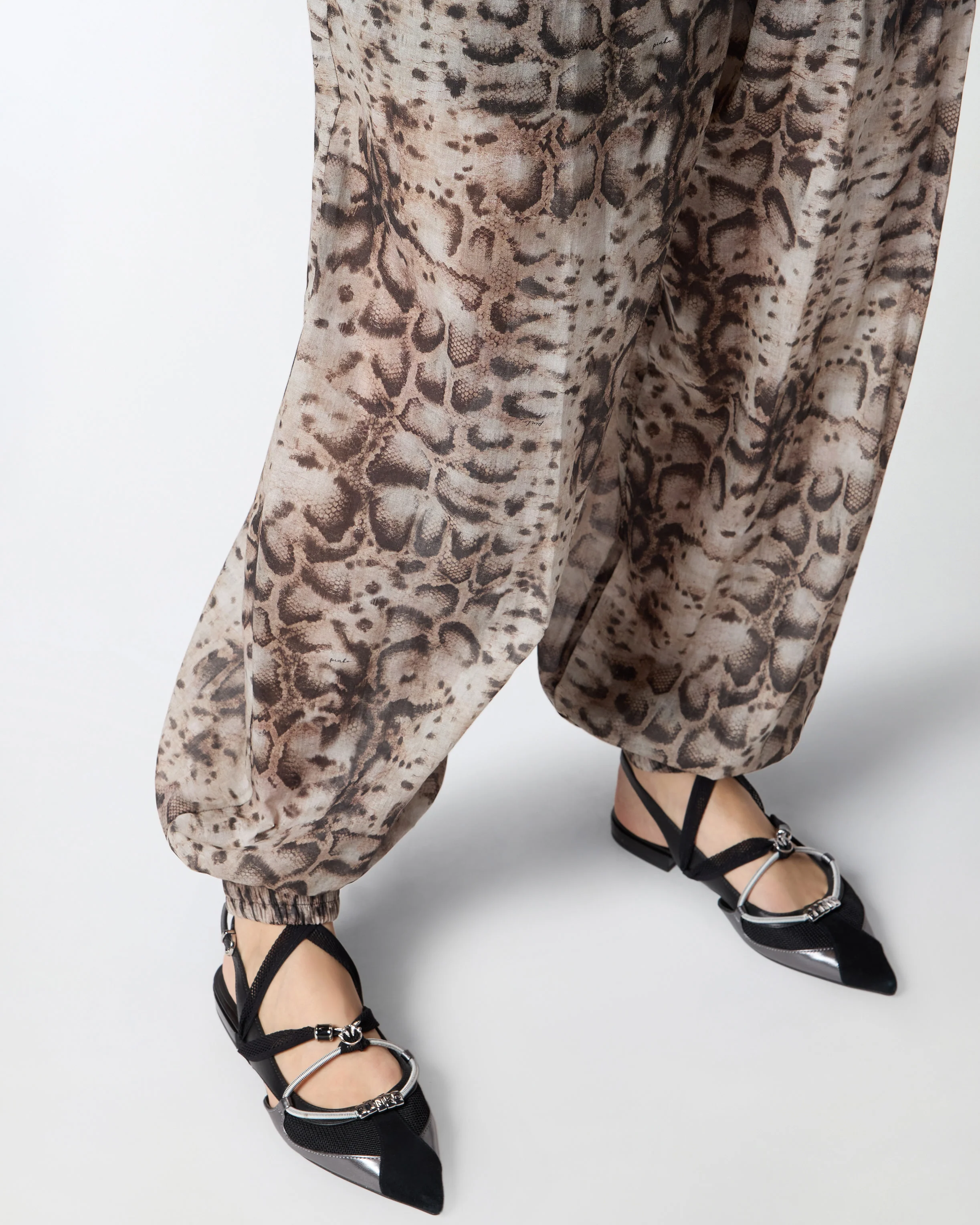 Pantaloni ampi con stampa snake - Image 4