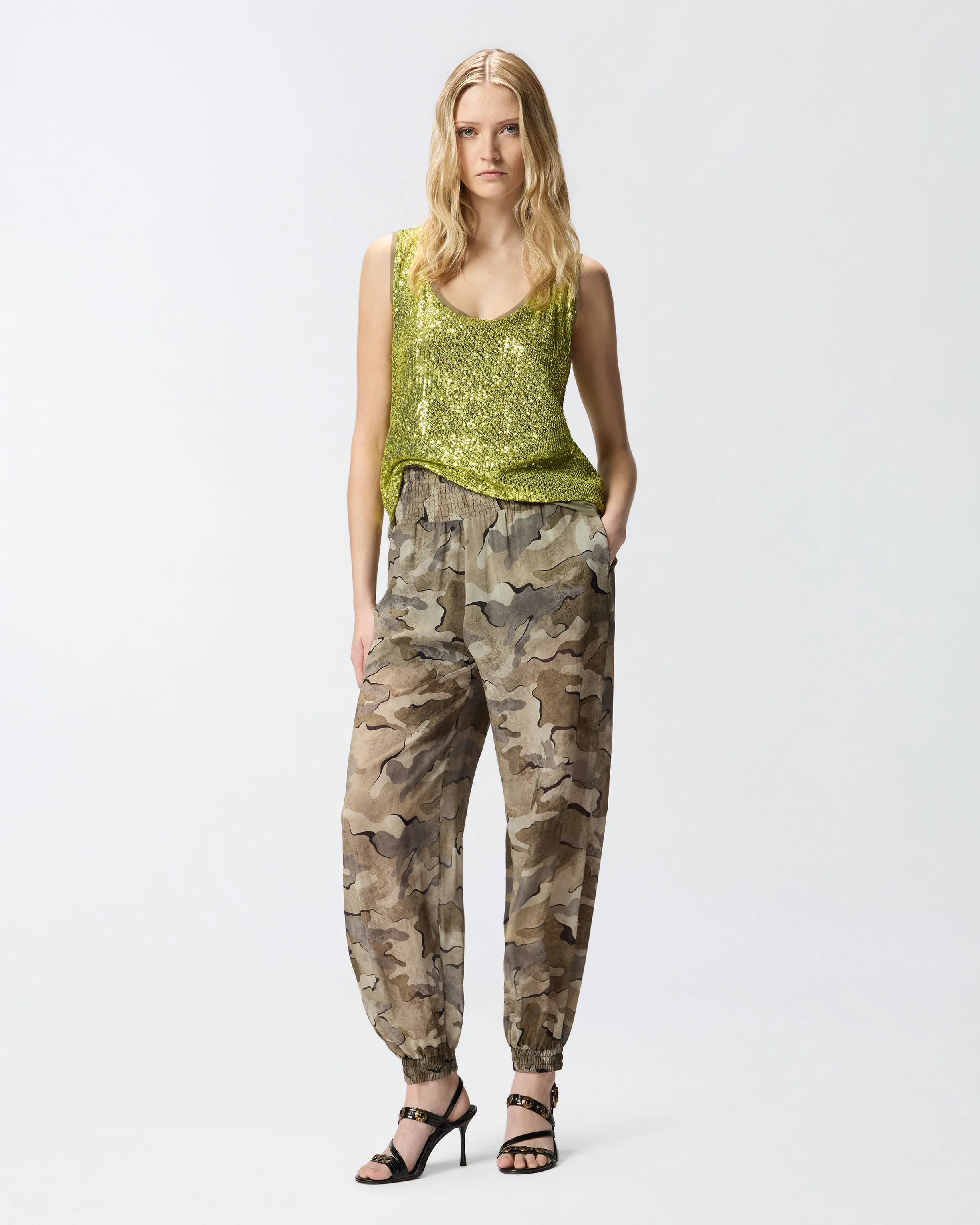 Pantaloni balloon camouflage con vita alta