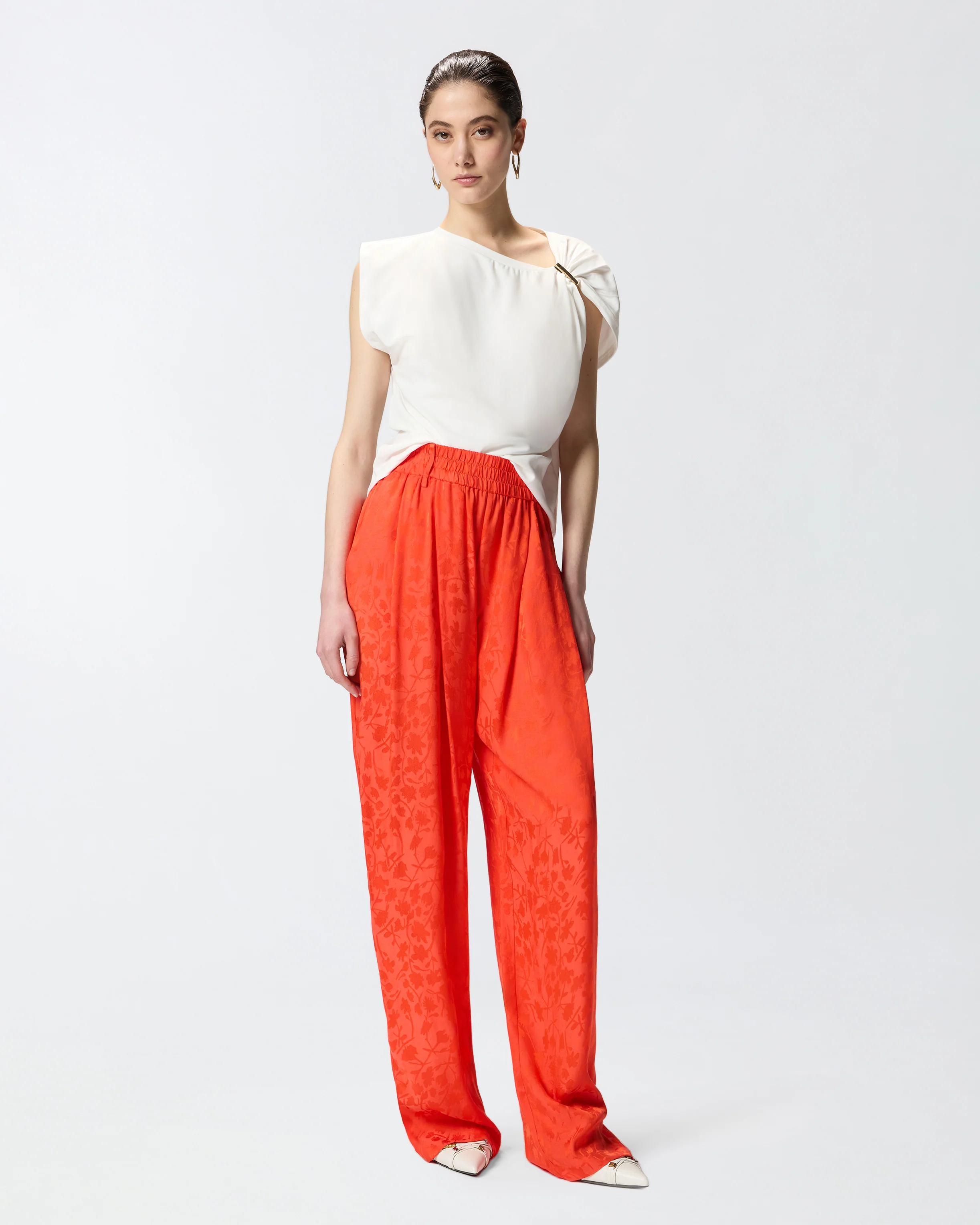Pantaloni in jacquard floreale