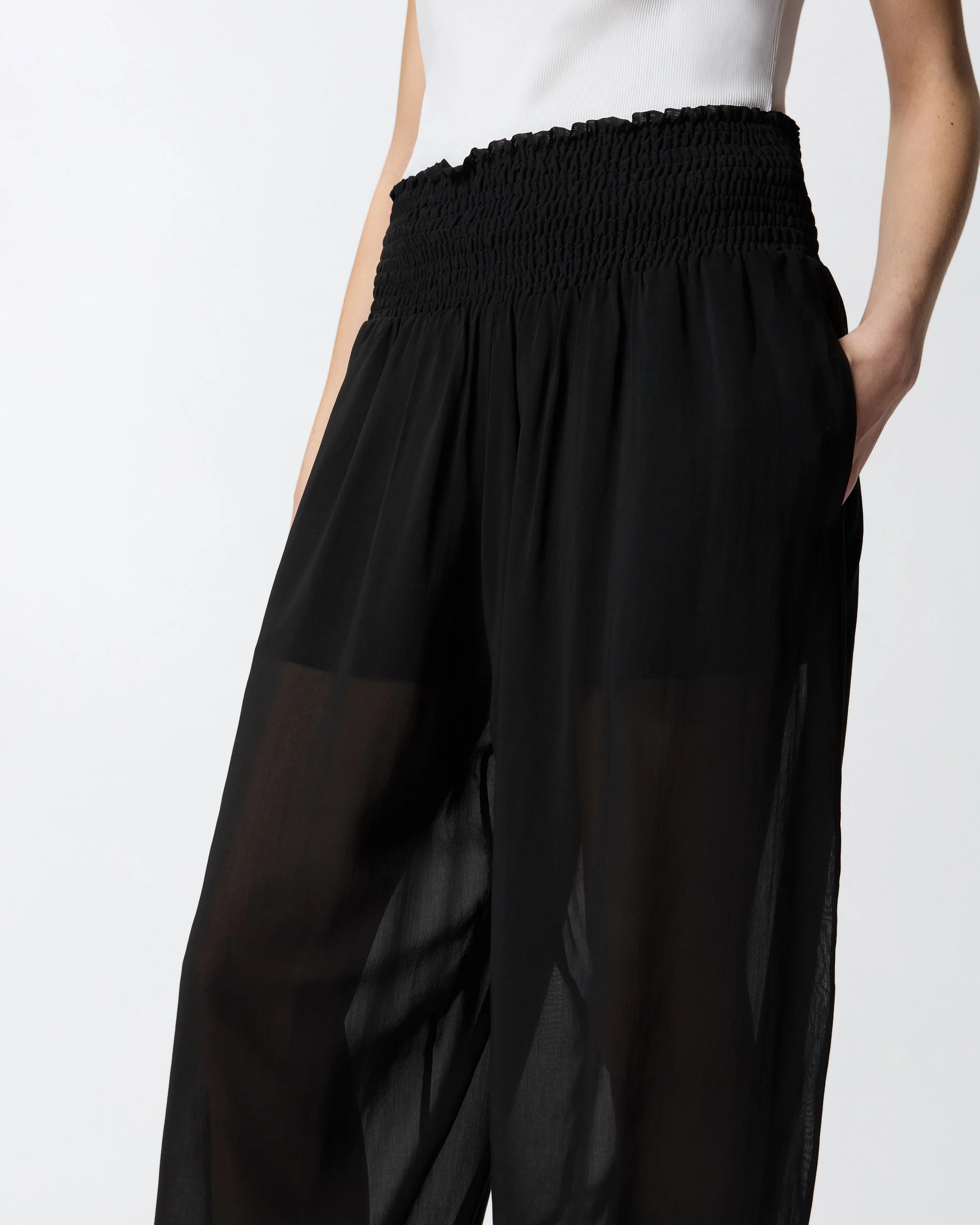 Pantaloni leggeri e fluidi - Image 4