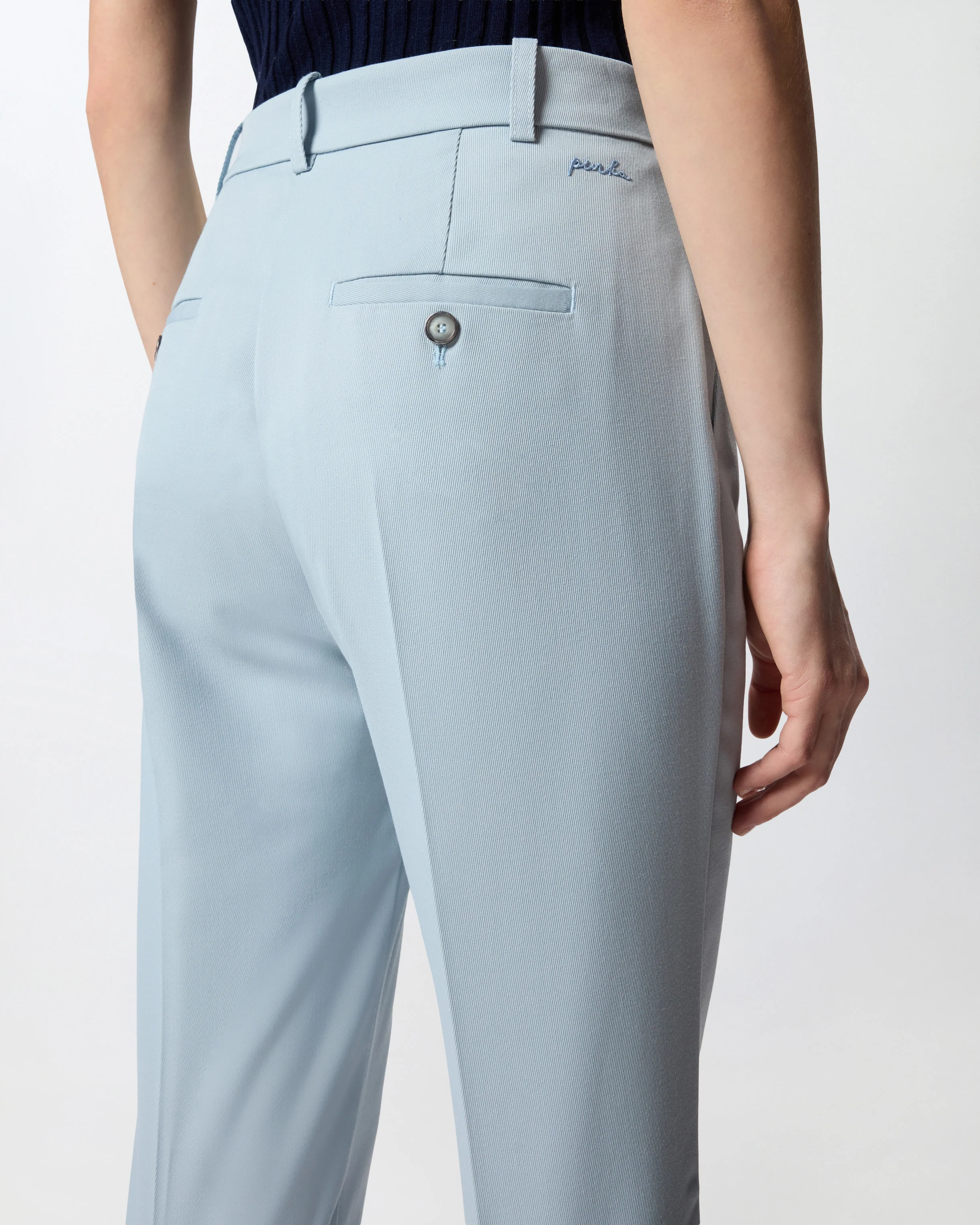 Pantaloni svasati con piega stirata - Image 4