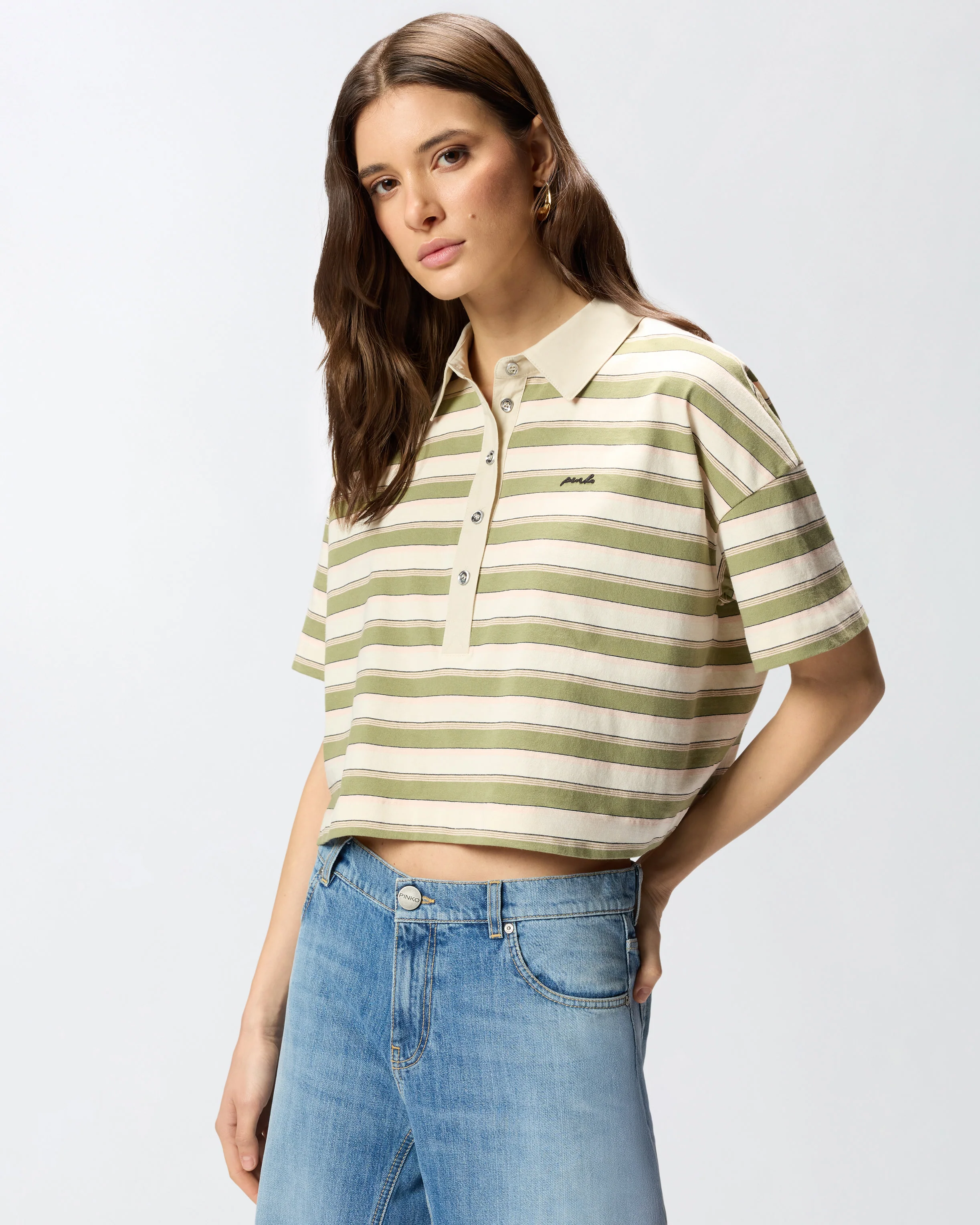 Polo cropped in jersey a righe con colletto strutturato