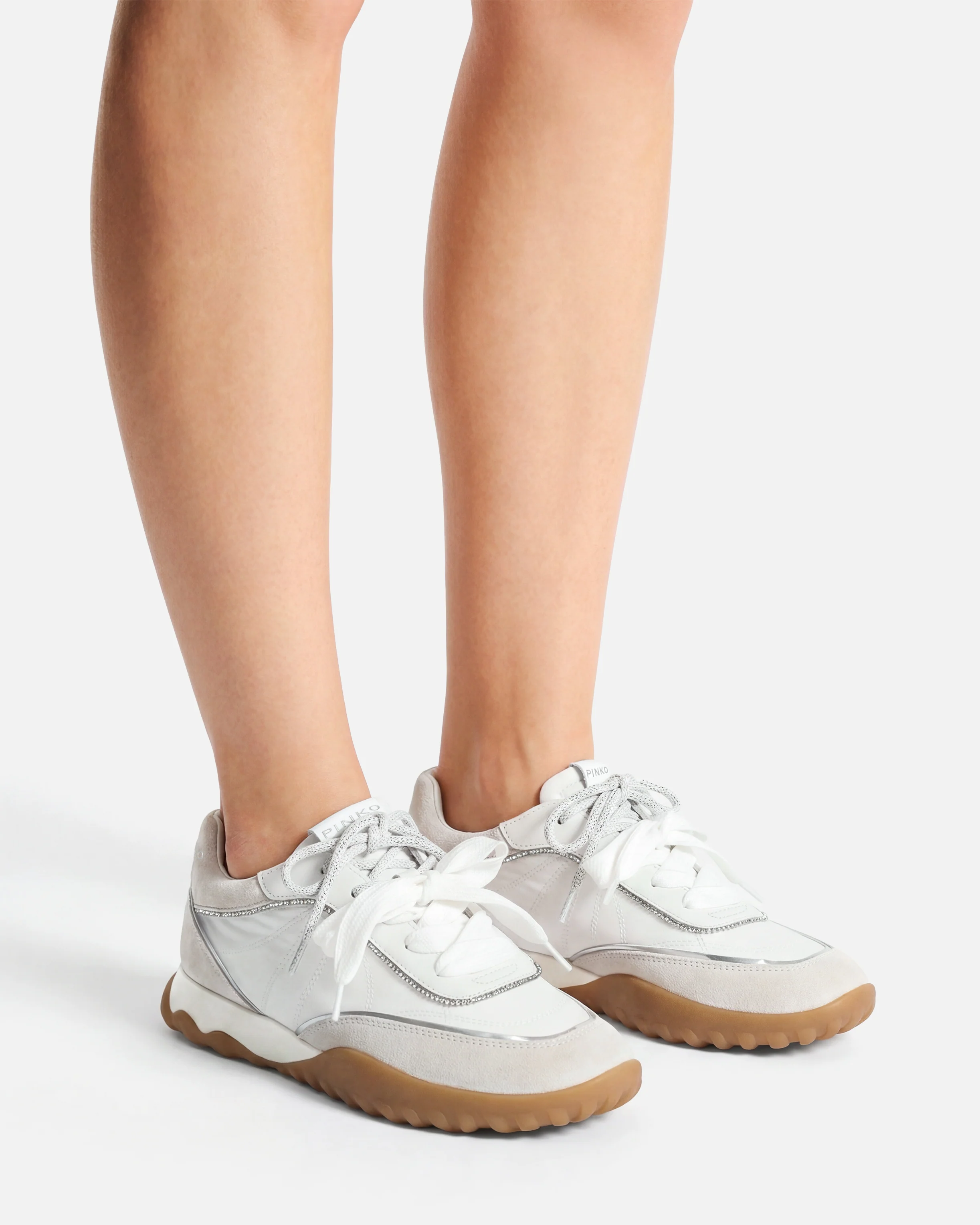 Scarpa da ginnastica con lacci doppi - Image 10