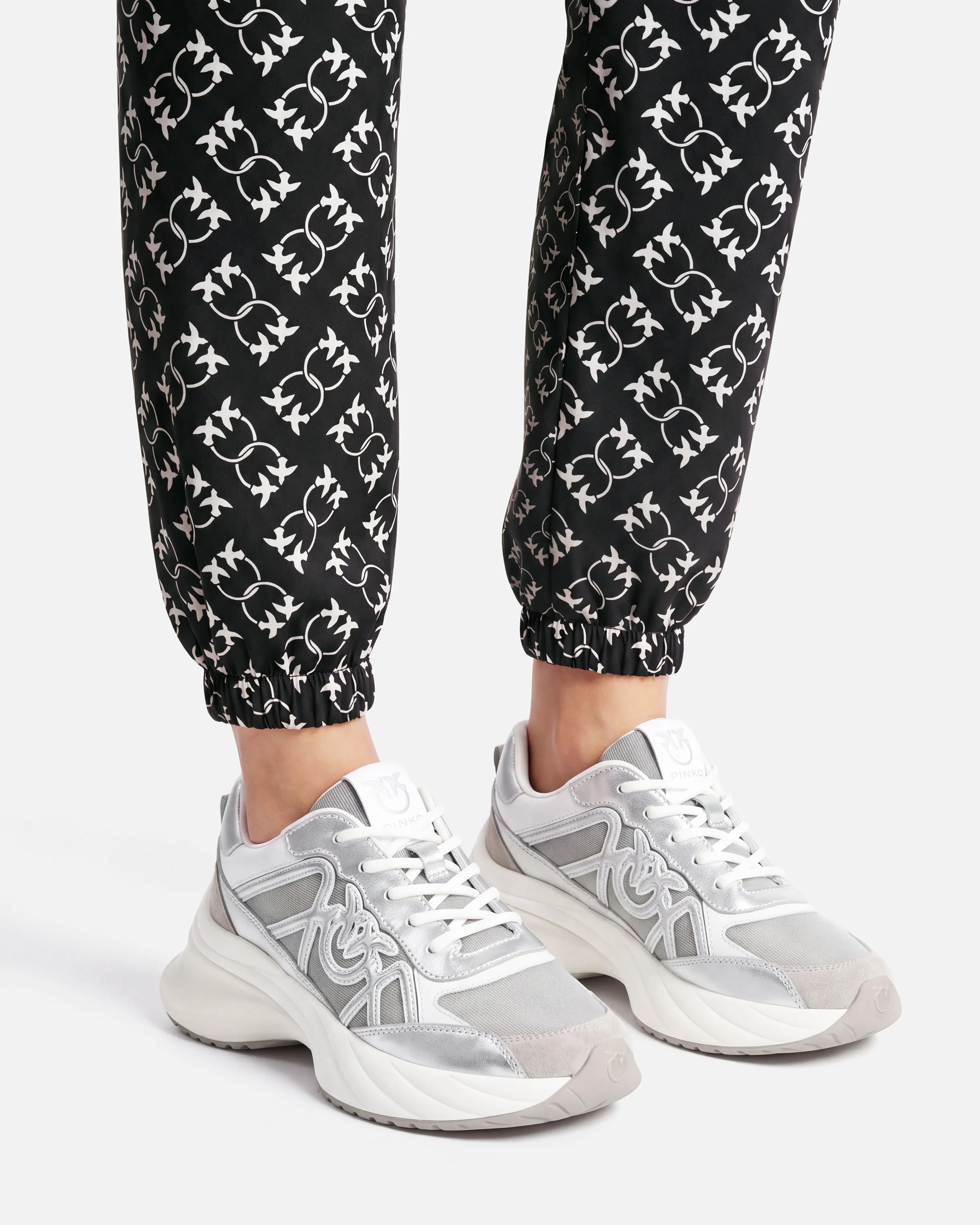 Sneakers con inserti laminati e logo Love Birds - Image 10