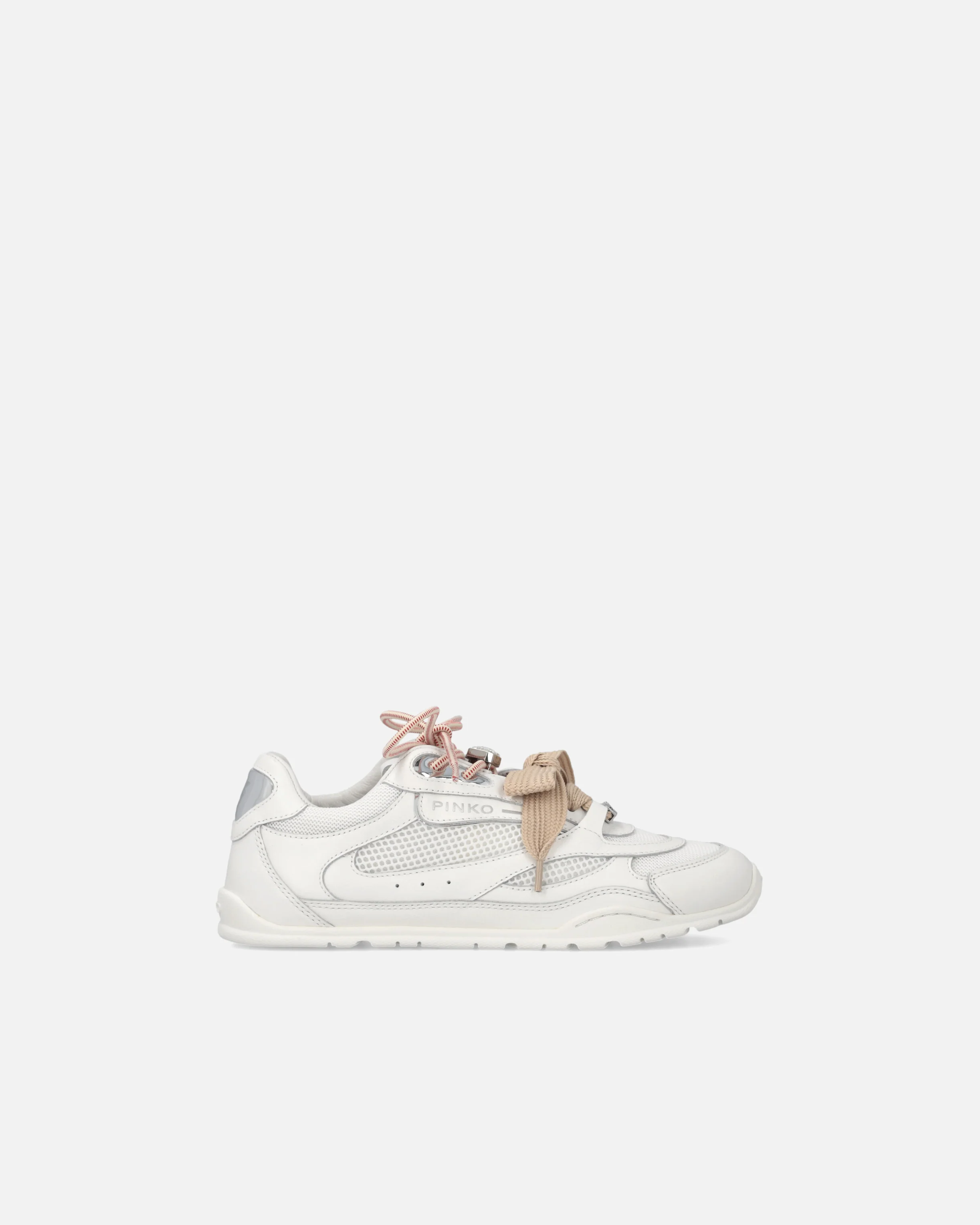 Sneakers con lacci doppi, cristallo e charm