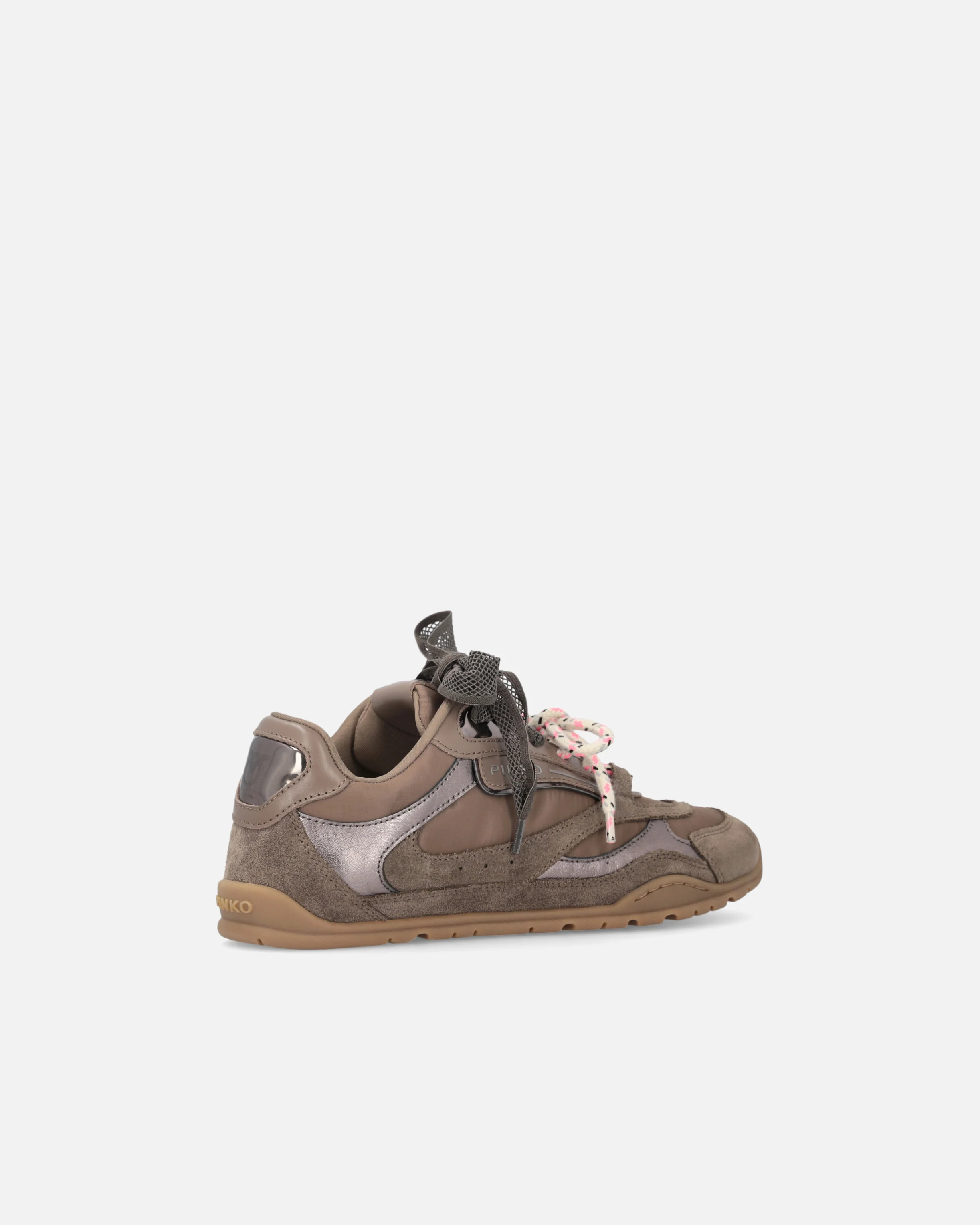 Sneakers con lacci doppi e applicazioni - Image 3