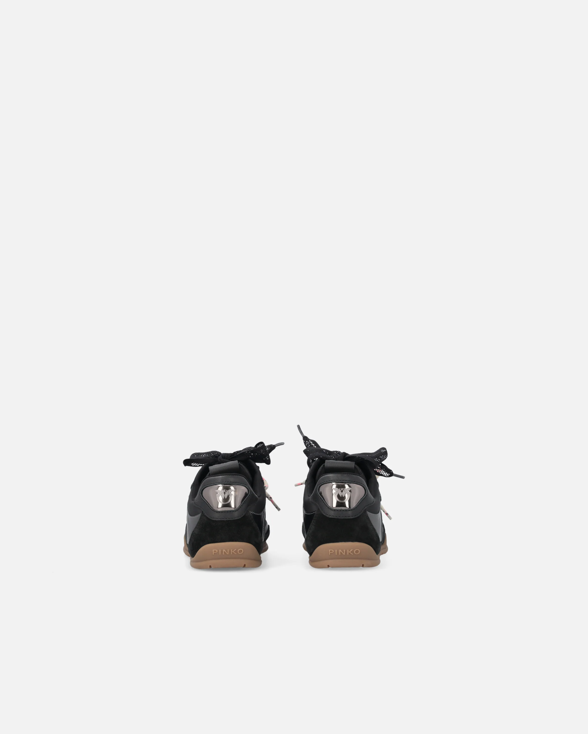 Sneakers con lacci doppi e applicazioni - Image 8