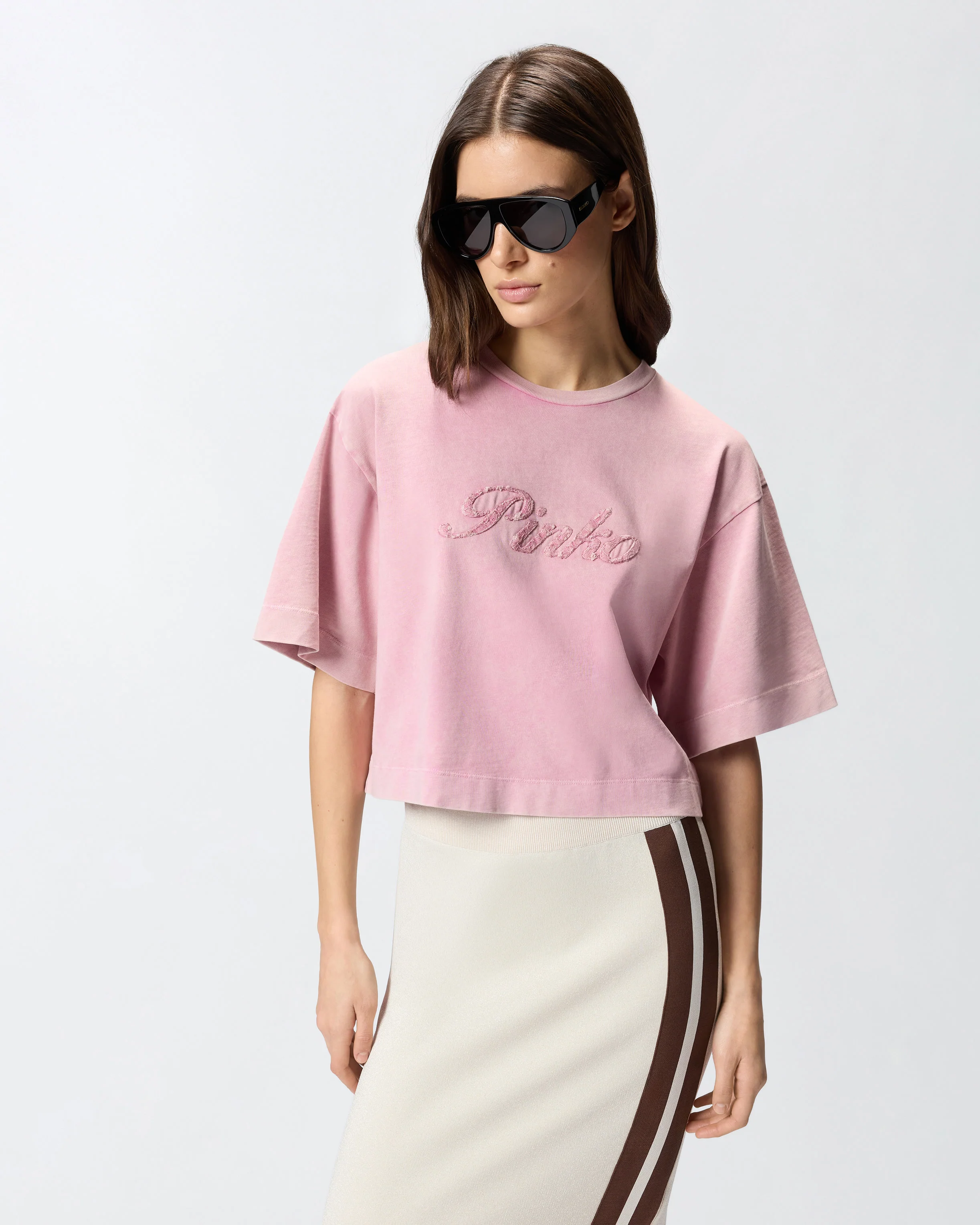 T-shirt cropped con ricamo PINKO distressed