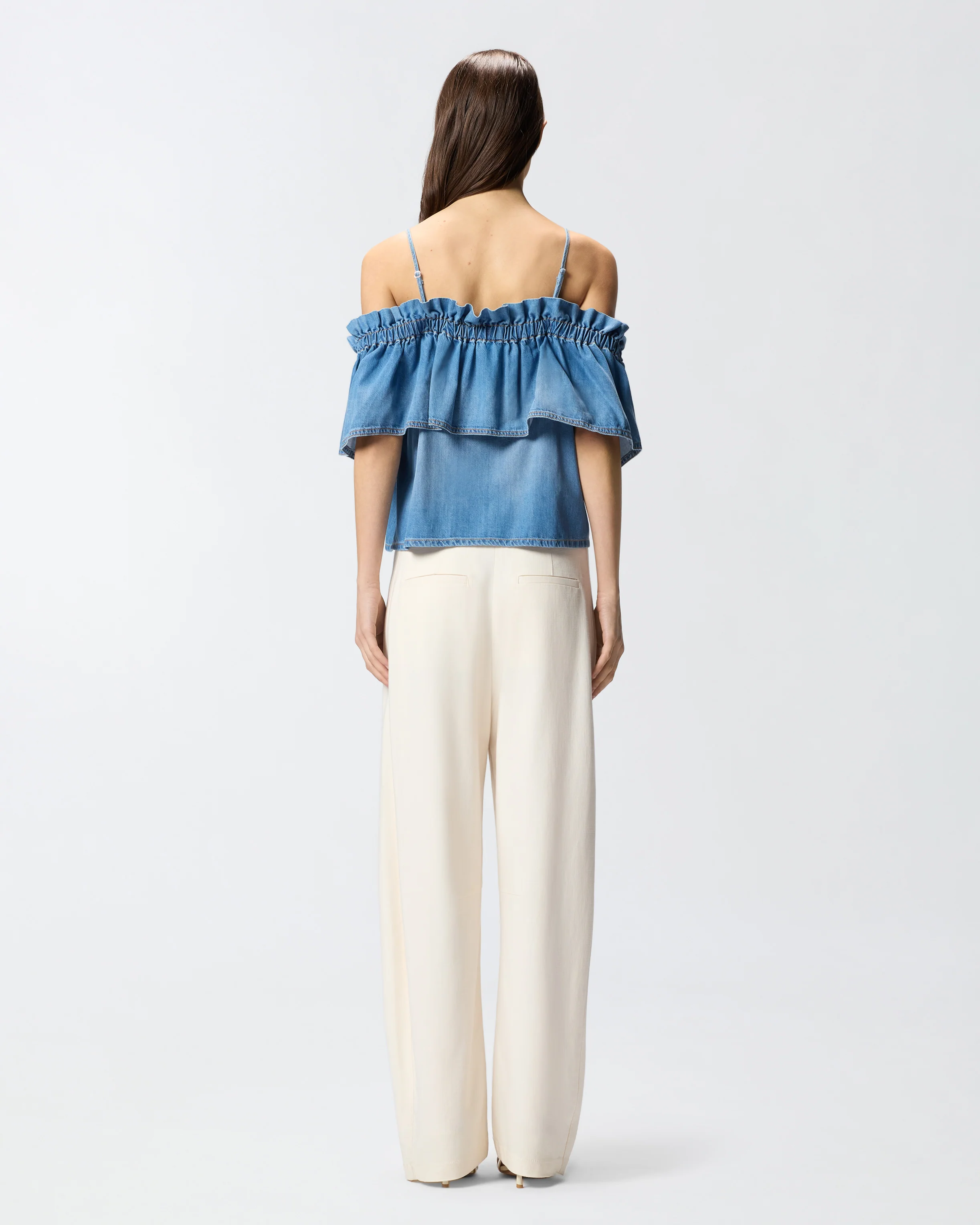 Top in denim con volant e spalle scoperte - Image 3