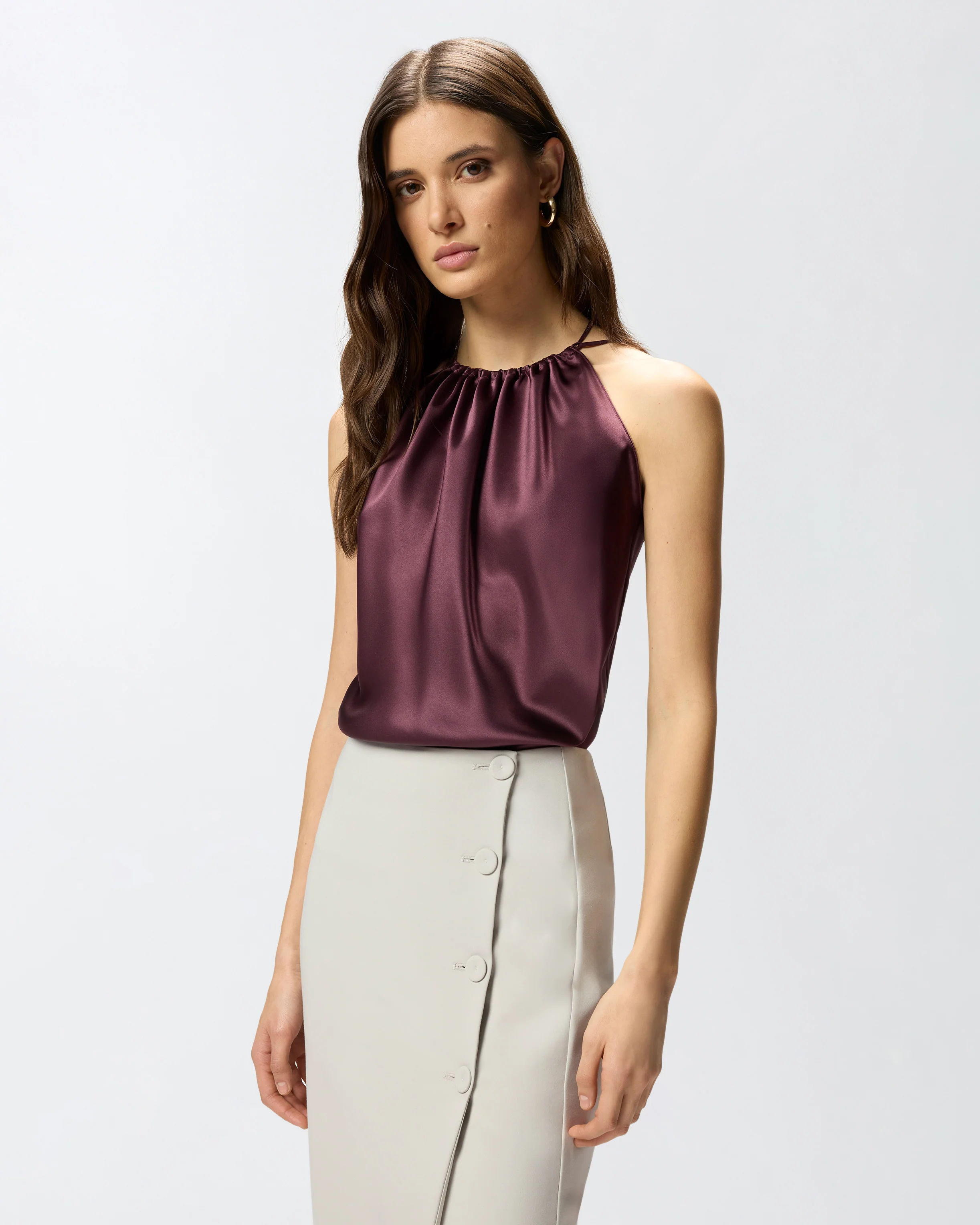 Top in satin con scollo all'americana